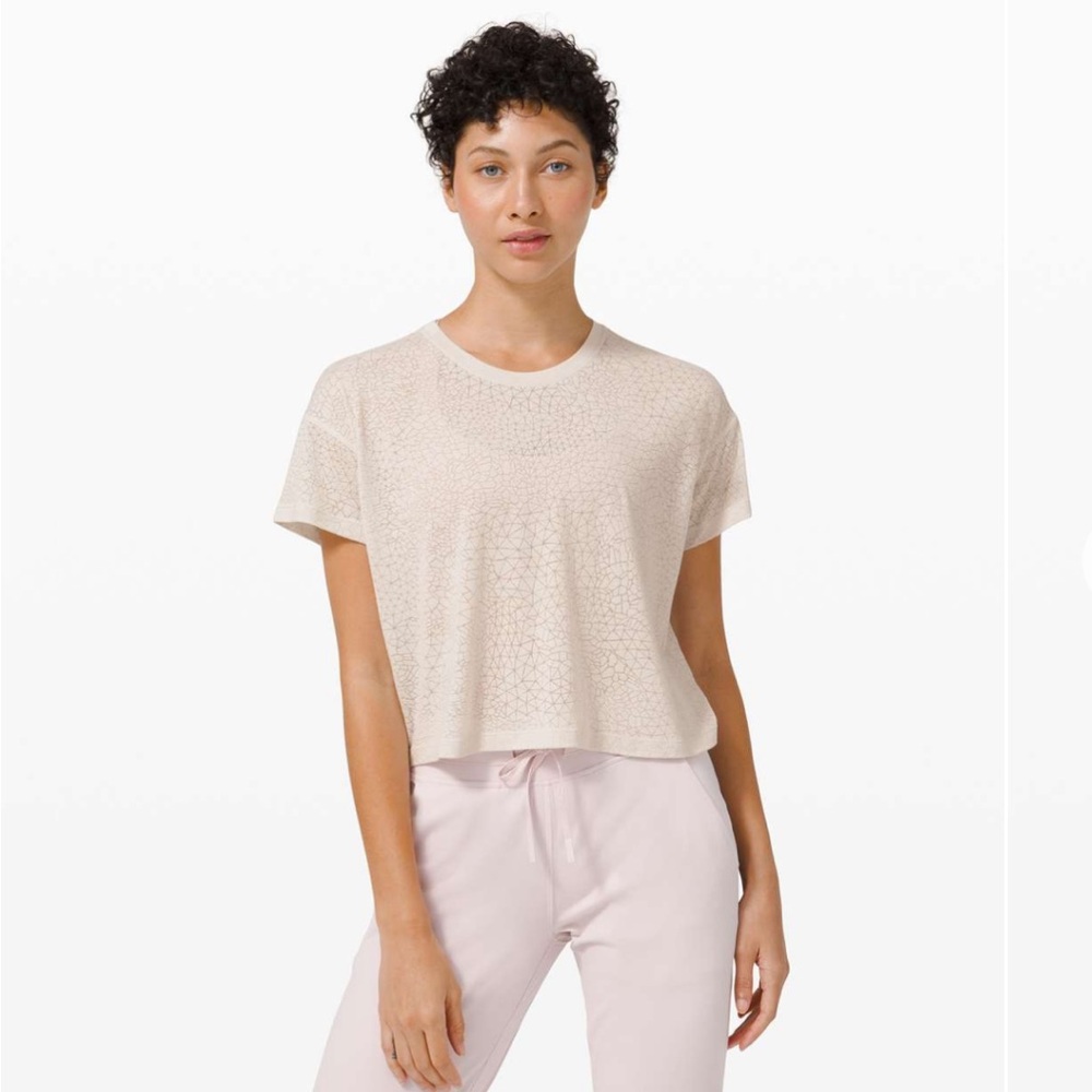 Lululemon Cates Tee *Veil. Size 6.